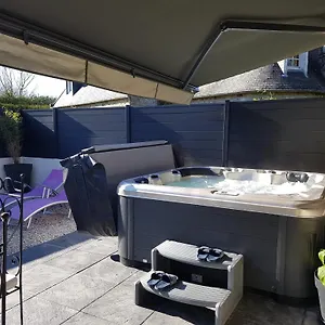 Merlin Privatif Et Sauna , Trélévern France